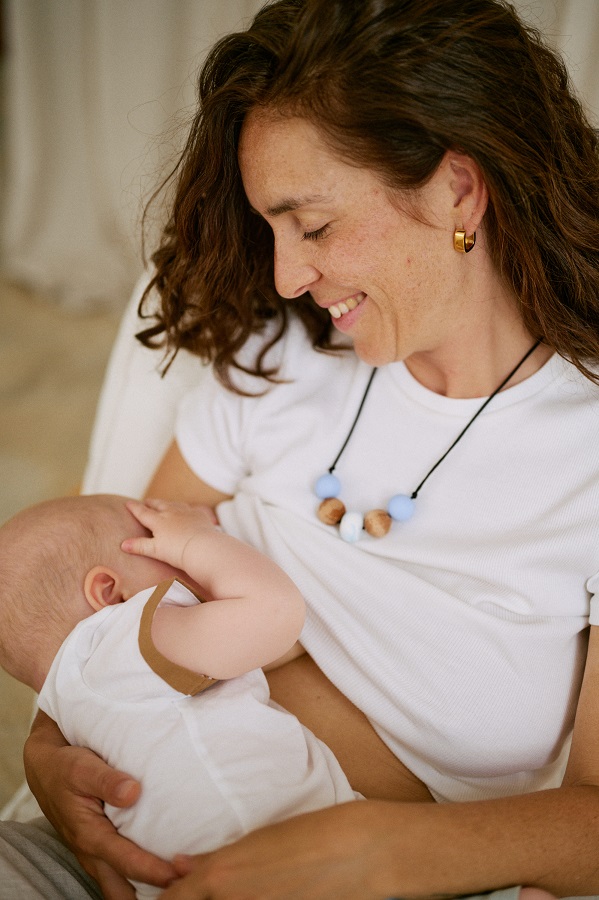 Kangura portabebés Collar de porteo y lactancia Momawo Formentera